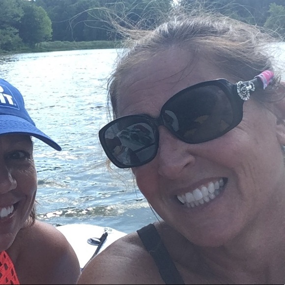 ❤️WELCOME TO MY CLOSET❤️Please checkout my YouTube - Picture 8 of 8